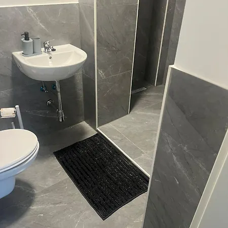 公寓式酒店 Adar